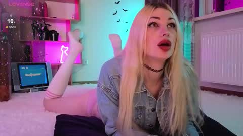  Dina  Help me reach 100 likes  online show from October 2025 09:14:01 PM