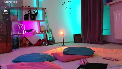  Dina  Help me reach 100 likes  online show from March 2026 12:06:02 AM