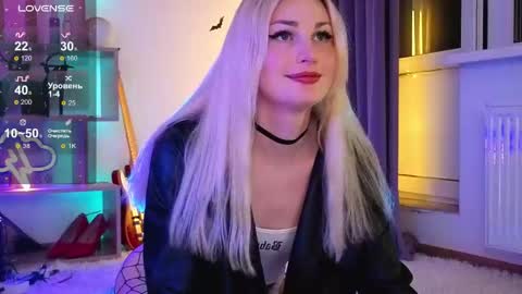 Snapshot of inchcaser chatting on May 2026 09:31:02 PM Dina Help me reach 100 likes online show from May 2026 09:31:02 PM