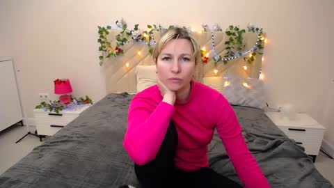 incredible_ariela online show from February 2025 01:00:02 PM