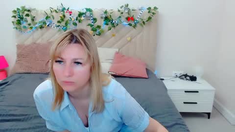 Snapshot of incredible_ariela chatting on May 2026 11:48:02 AM incredible_ariela online show from May 2026 11:48:02 AM