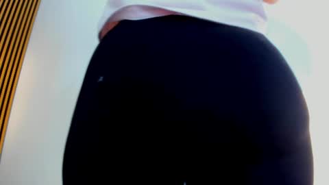 Snapshot of indi_catalina chatting on July 2026 12:25:01 PM Indi Catalina online show from July 2026 12:25:01 PM