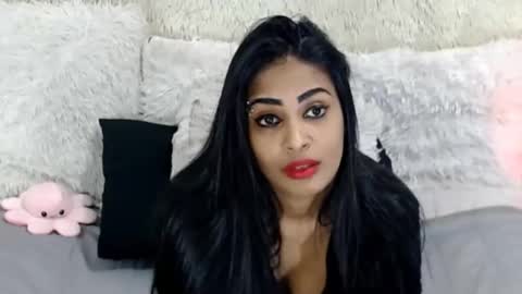 Jazmin online show from May 2026 11:23:04 PM