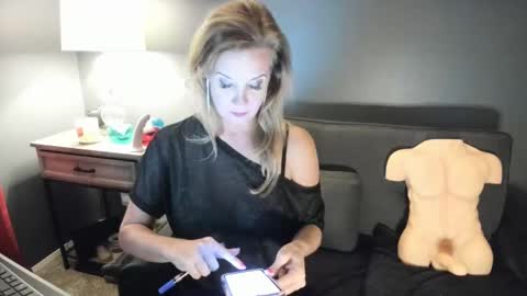 IndianaCooper - Showtimes - Mon-Fri 12pm and 930PM CST SatSun 930pm CST online show from February 2025 04:22:02 AM