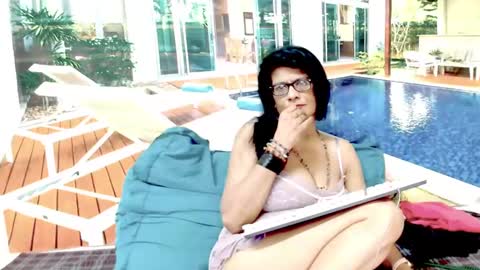 Femiez online show from January 2025 07:06:01 AM