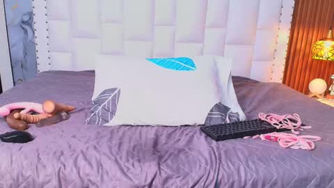 LITTLE AINHOA  online show from February 2025 10:26:02 PM