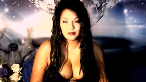 Lucy online show from September 2025 07:18:02 PM