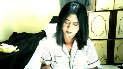 indianpleasures21 online show from May 2026 06:38:02 PM