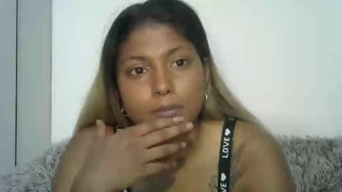 indianqtpie6 online show from December 2025 06:17:02 AM