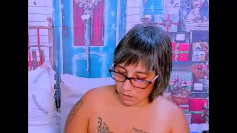 indianroxy27 online show from December 2025 03:41:02 PM