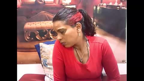 indiansexyass4u2luv online show from February 2025 09:25:01 PM