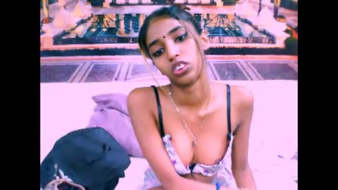 indiansexyslender4u2luv online show from February 2025 12:44:02 PM