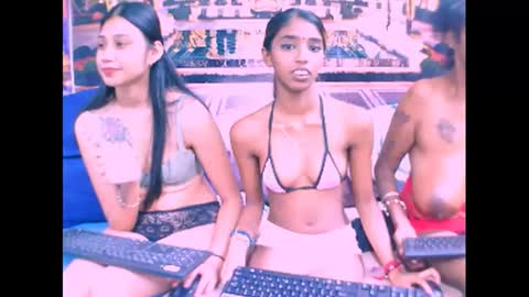 indiansexyslender4u2luv online show from March 2025 09:11:01 AM