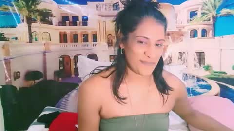 Snapshot of indiansexysmyle chatting on October 2025 05:08:01 PM Azi online show from October 2025 05:08:01 PM