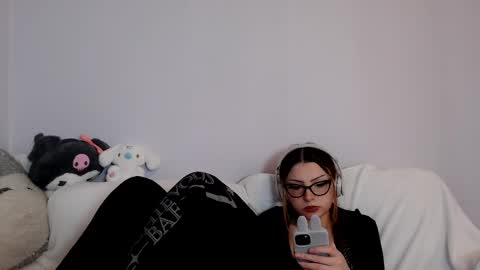 Indigo Elle online show from March 2025 10:24:02 PM