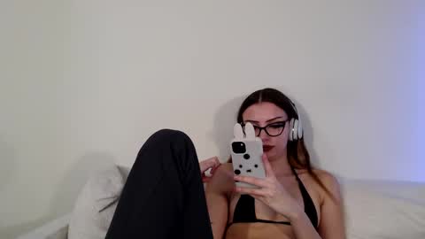 Indigo Elle online show from October 2025 06:30:01 PM