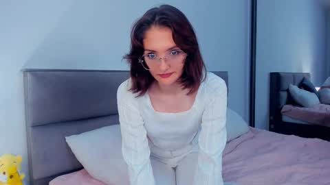 Snapshot of inellcanty chatting on October 2025 04:25:02 AM Kira online show from October 2025 04:25:02 AM