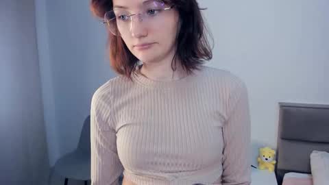 Snapshot of inellcanty chatting on November 2025 04:11:02 AM Kira online show from November 2025 04:11:02 AM