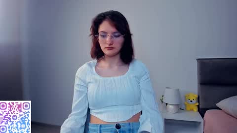 Snapshot of inellcanty chatting on November 2025 04:06:02 AM Kira online show from November 2025 04:06:02 AM