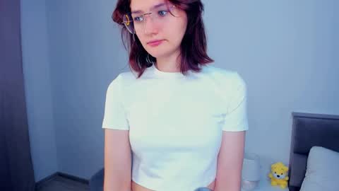 Snapshot of inellcanty chatting on December 2025 04:06:01 AM Kira online show from December 2025 04:06:01 AM