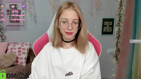 Mia online show from March 2026 01:27:01 PM