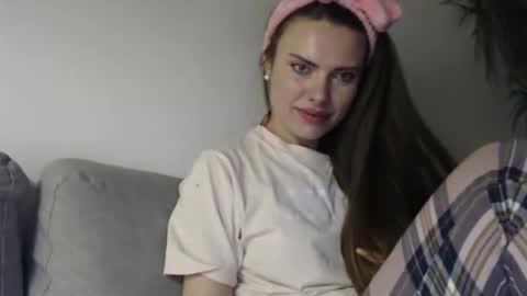 Sweet girl online show from February 2025 09:25:02 PM