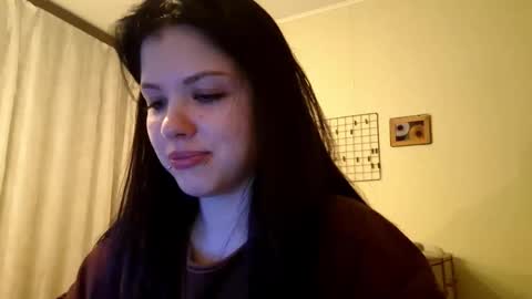 Mia online show from March 2026 03:19:02 PM