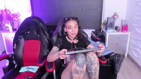 Snapshot of inkedsinners_ chatting on June 2026 02:05:01 AM inkedsinners_ online show from June 2026 02:05:01 AM