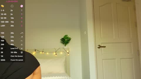 Snapshot of innnerlight chatting on February 2026 12:04:01 AM Mila Reef online show from February 2026 12:04:01 AM