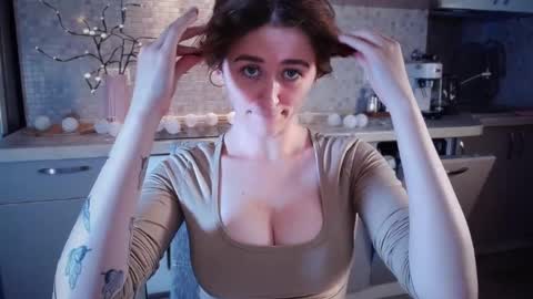 Lina online show from September 2025 02:10:01 PM