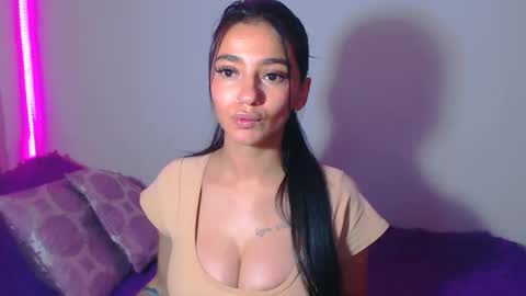 Snapshot of innocent_fox chatting on May 2026 12:30:02 AM Abril online show from May 2026 12:30:02 AM