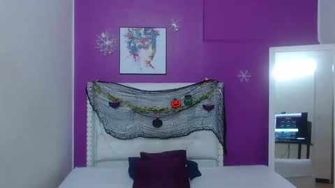 innocent_sexybaby online show from October 2025 09:27:01 PM