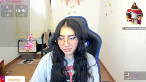 Luna        online show from April 2026 09:15:01 PM