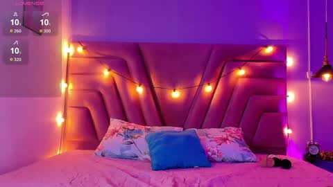 innocenthazel online show from October 2025 02:37:02 AM