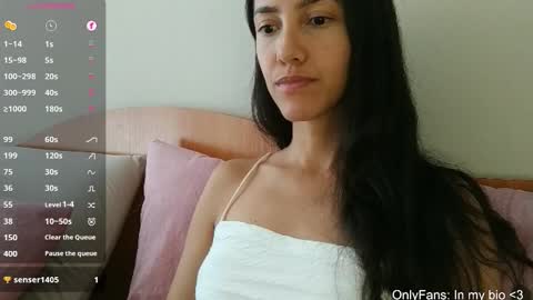 Laroa online show from February 2026 10:28:02 PM