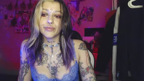 Snapshot of insunnity666 chatting on December 2024 08:00:02 PM Insunnity666 online show from December 2024 08:00:02 PM