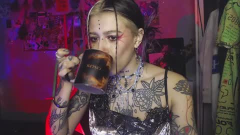 Snapshot of insunnity666 chatting on December 2024 09:33:01 PM Insunnity666 online show from December 2024 09:33:01 PM