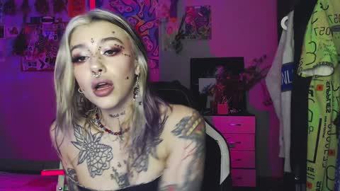 Snapshot of insunnity666 chatting on December 2024 03:13:02 PM Insunnity666 online show from December 2024 03:13:02 PM