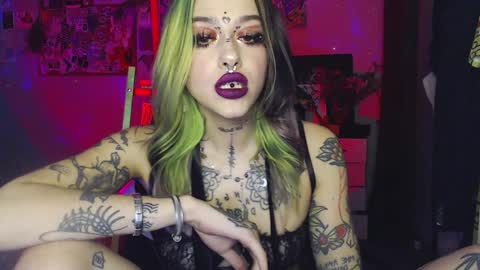 Snapshot of insunnity666 chatting on January 2025 08:04:01 PM Insunnity666 online show from January 2025 08:04:01 PM