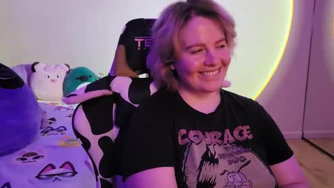 Faye online show from January 2025 12:06:02 PM