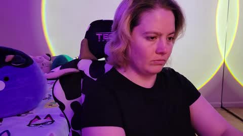 Faye online show from February 2025 04:15:02 AM