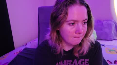 Faye online show from November 2025 05:39:01 AM