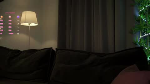 Ellie online show from February 2025 05:18:02 PM