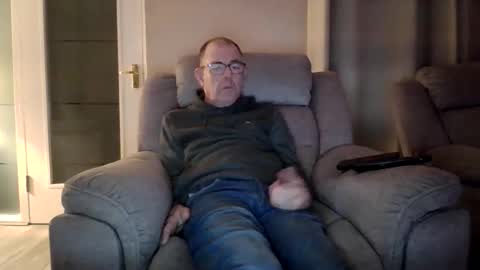 inthemood63 online show from October 2025 05:57:02 PM