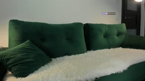 Snapshot of intrigueeme chatting on July 2026 10:55:01 AM Yuli online show from July 2026 10:55:01 AM