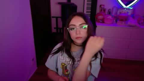 Snapshot of invisibledollx chatting on May 2026 04:53:02 AM invisibledollx online show from May 2026 04:53:02 AM