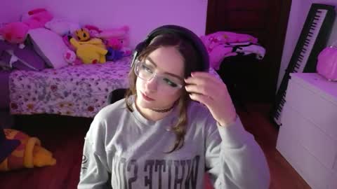 Snapshot of invisibledollx chatting on May 2026 07:58:01 AM invisibledollx online show from May 2026 07:58:01 AM