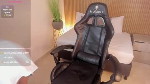 Snapshot of irantzu_hank chatting on December 2024 10:44:02 PM Irantzu online show from December 2024 10:44:02 PM