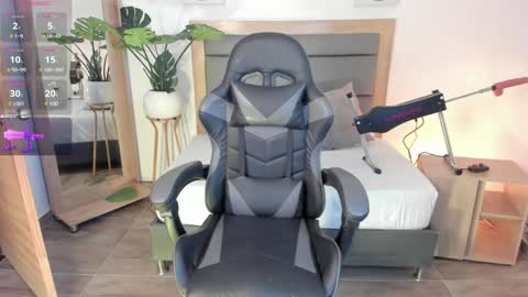 Snapshot of irantzu_hank chatting on January 2025 01:42:02 PM Irantzu online show from January 2025 01:42:02 PM