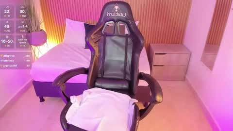 Snapshot of irantzu_hank chatting on February 2025 10:32:01 PM Irantzu online show from February 2025 10:32:01 PM